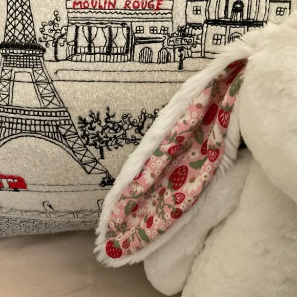 Jellycat Blossom Creme Bunny  “Berry” NWT Medium Plushie - Picture 5 of 11